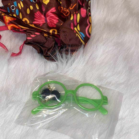 - Mirabel Madrigal Cosplay - Picture 7 of 8